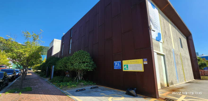 hongti-artcenter-0020221011_134521.jpg